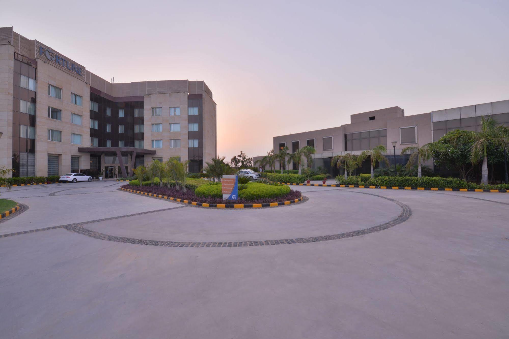Fortune Park Orange, Sidhrawali, Gurugram - Member Itc Hotels' Group Bhiwadi Exterior foto